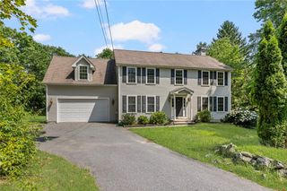 321 River Road, Lincoln, RI 02865