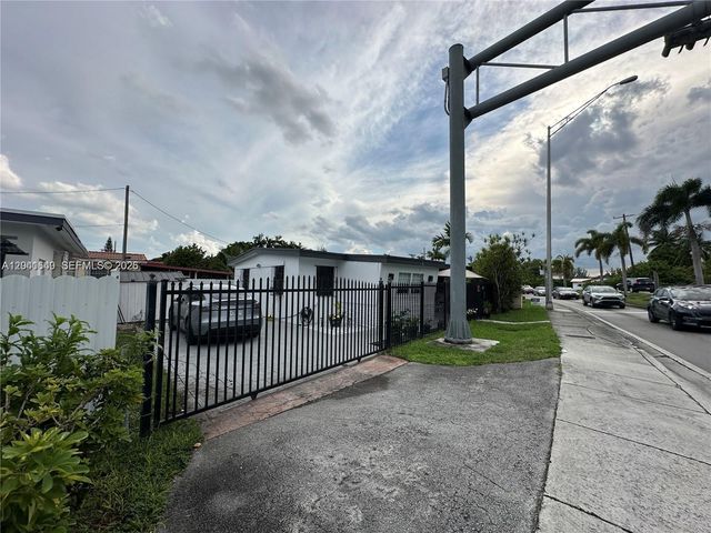 6060 NW 7th St, Miami, FL 33126