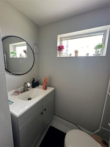 6060 NW 7th St, Miami, FL 33126