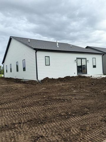 846 Stanton WAY, Saukville, WI 53080