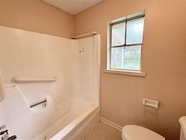 1221 Green Briar Drive, Huntsville, TX 77340
