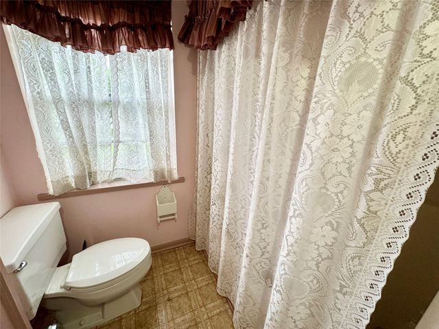 1221 Green Briar Drive, Huntsville, TX 77340