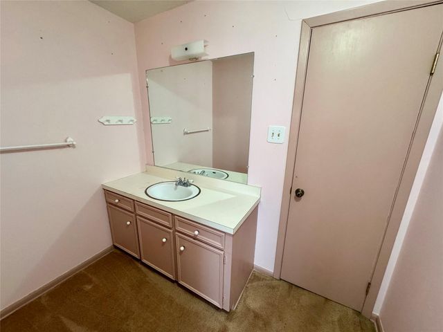 1221 Green Briar Drive, Huntsville, TX 77340