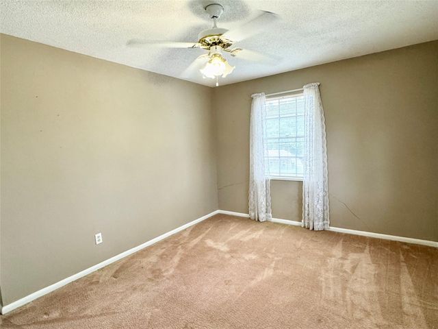 1221 Green Briar Drive, Huntsville, TX 77340