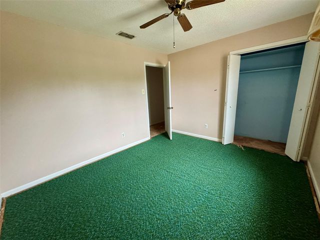 1221 Green Briar Drive, Huntsville, TX 77340