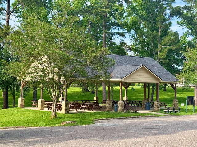 1221 Green Briar Drive, Huntsville, TX 77340
