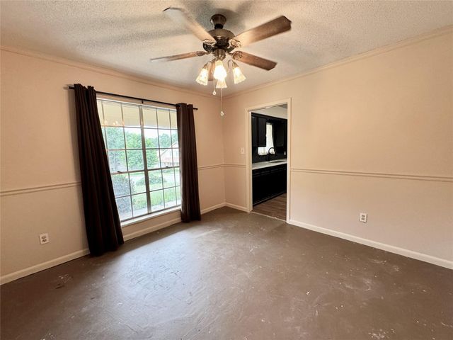 1221 Green Briar Drive, Huntsville, TX 77340