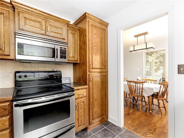 6108 W 76th Terrace, Prairie Village, KS 66208