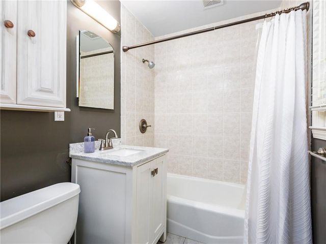 6108 W 76th Terrace, Prairie Village, KS 66208