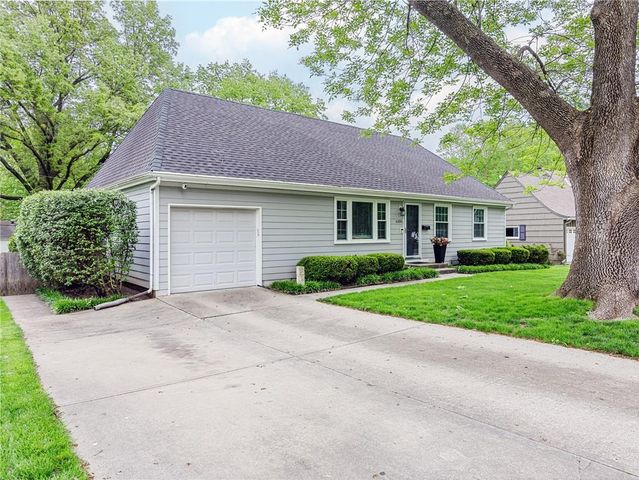 6108 W 76th Terrace, Prairie Village, KS 66208