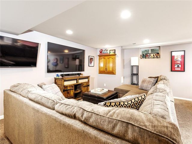 6108 W 76th Terrace, Prairie Village, KS 66208