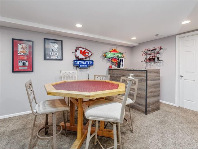 6108 W 76th Terrace, Prairie Village, KS 66208