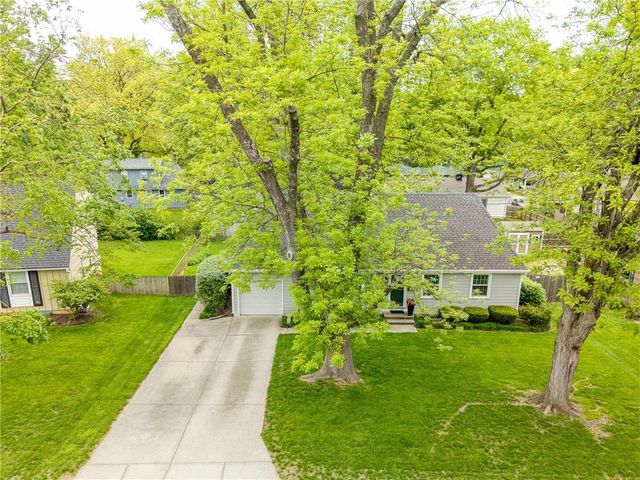 6108 W 76th Terrace, Prairie Village, KS 66208