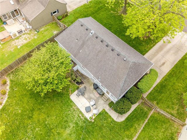 6108 W 76th Terrace, Prairie Village, KS 66208