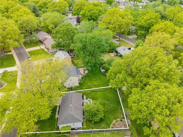 6108 W 76th Terrace, Prairie Village, KS 66208