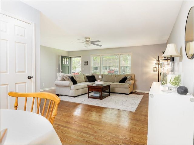 6108 W 76th Terrace, Prairie Village, KS 66208