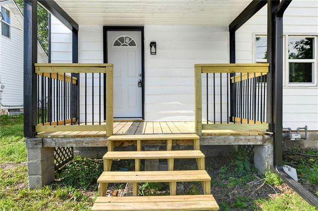 111 E Dryden Street, Odessa, MO 64076