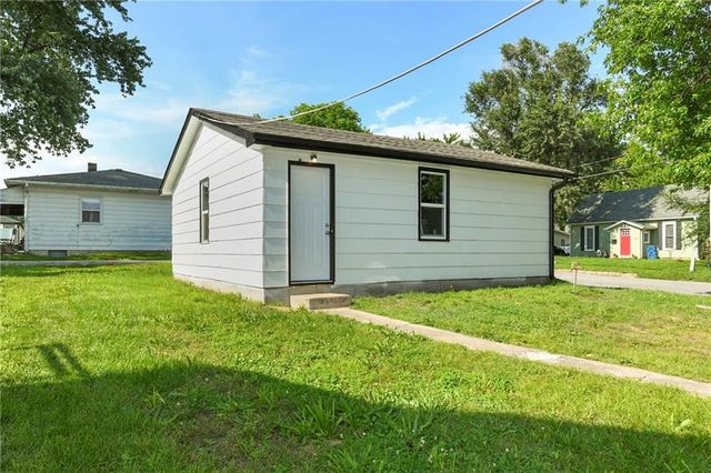 111 E Dryden Street, Odessa, MO 64076