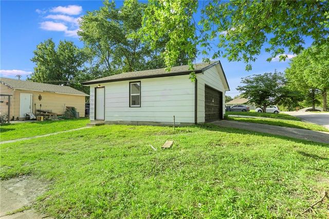 111 E Dryden Street, Odessa, MO 64076