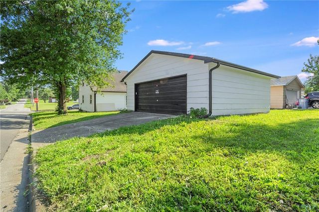 111 E Dryden Street, Odessa, MO 64076
