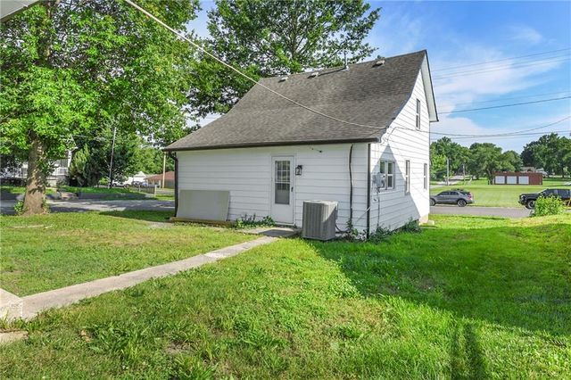 111 E Dryden Street, Odessa, MO 64076