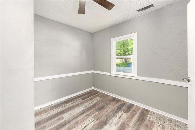 111 E Dryden Street, Odessa, MO 64076