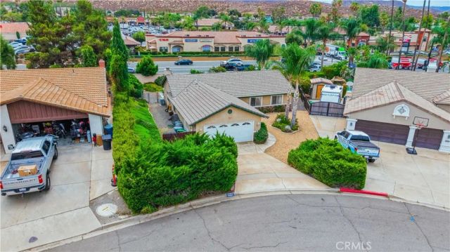 30904 Long Point Drive, Canyon Lake, CA 92587