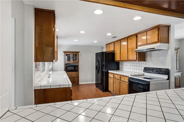 30904 Long Point Drive, Canyon Lake, CA 92587