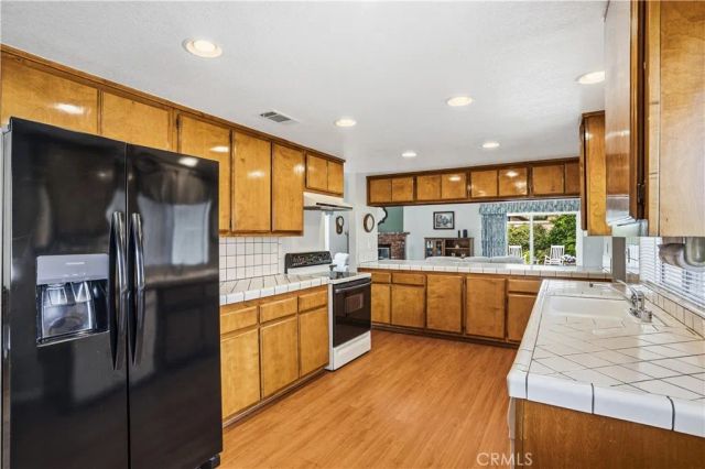 30904 Long Point Drive, Canyon Lake, CA 92587