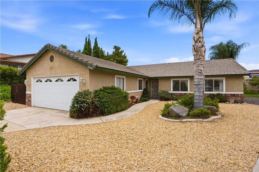 30904 Long Point Drive, Canyon Lake, CA 92587