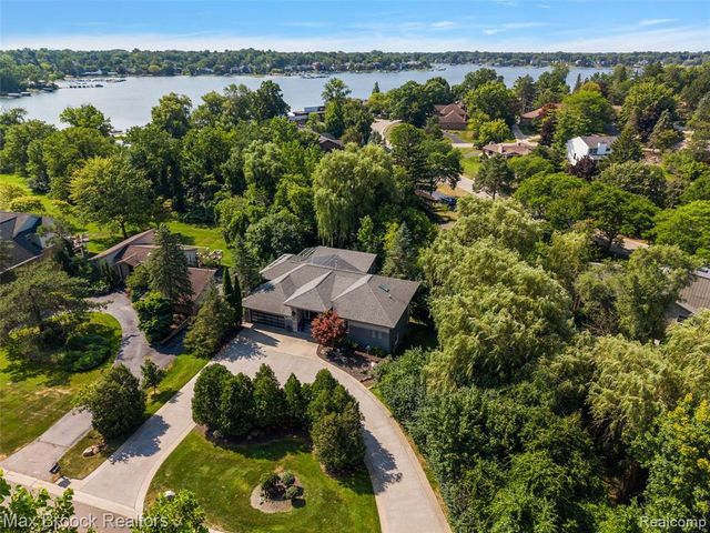 2253 Lone Pine Road, West Bloomfield, MI 48323