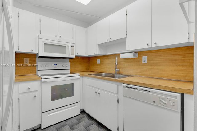 1440 Brickell Bay Drive 604, Miami, FL 33131