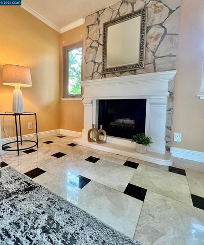 627 Hickey Blvd D, Pacifica, CA 94044