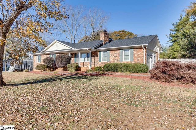 216 Hickory Drive, Easley, SC 29642