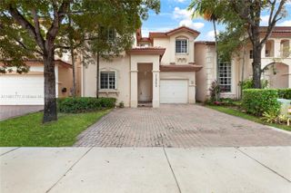 11552 NW 69th Ter, Doral, FL 33178