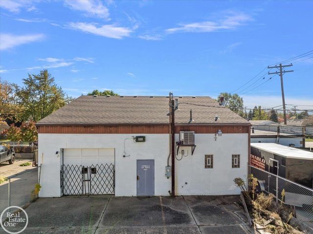 17511 Stephens Drive, Eastpointe, MI 48021