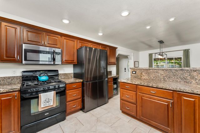 4285 65th St, Sacramento, CA 95820