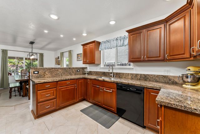 4285 65th St, Sacramento, CA 95820
