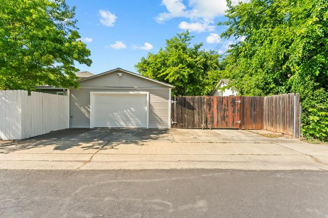 4285 65th St, Sacramento, CA 95820