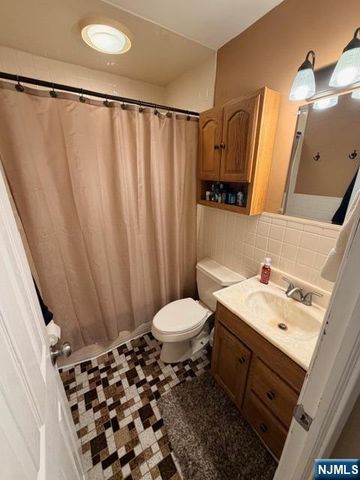 911 Colfax, Pompton Lakes, NY 07442