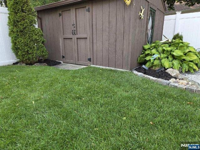 911 Colfax, Pompton Lakes, NY 07442