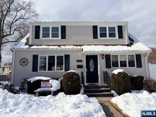 911 Colfax, Pompton Lakes, NY 07442