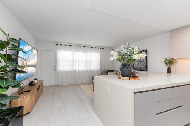 5203 NE 24th Terrace B210, Fort Lauderdale, FL 33308