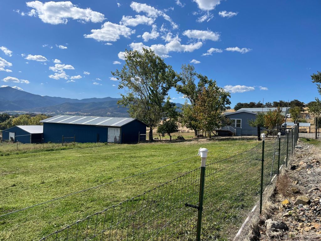 4234 Payne Road, Medford, OR 97504