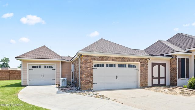 102 La Quinta Court, Broussard, LA 70518