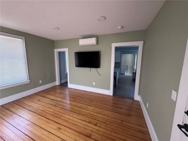 35 Elm Street B, Newport, RI 02840