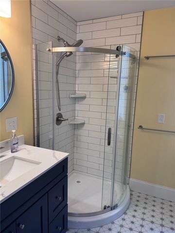 35 Elm Street B, Newport, RI 02840