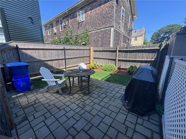35 Elm Street B, Newport, RI 02840