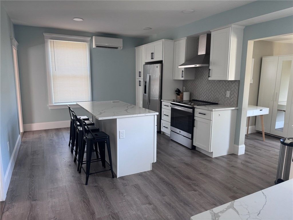 35 Elm Street B, Newport, RI 02840