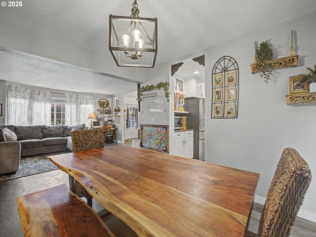 3008 Se LAURA Ave, Gresham, OR 97080